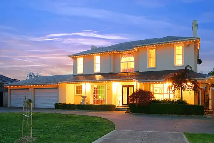 4 Mawson Close, Taylors Lakes VIC 3038