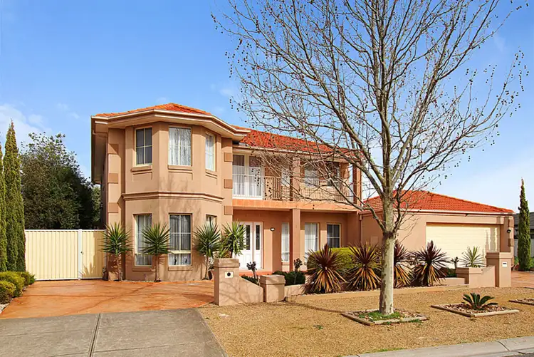 1 Buchanan Court, Taylors Lakes VIC 3038