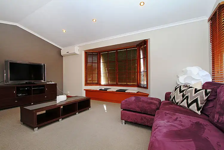 Sixth view of Homely house listing, 1 Kerang Court, Taylors Lakes VIC 3038