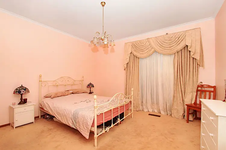 Sixth view of Homely house listing, 6 Hoban Close, Keilor Downs VIC 3038