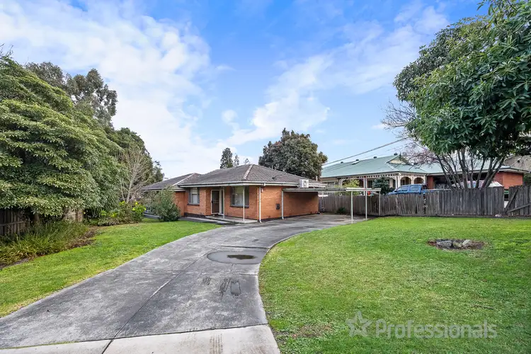 1 & 2/8 Winwood Drive, Ferntree Gully VIC 3156