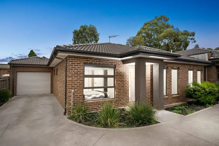 2/18 Buckingham Street, Sydenham VIC 3037