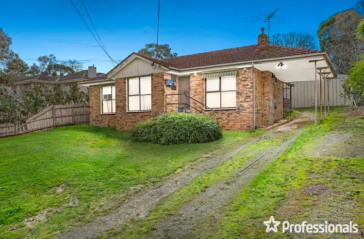 27 Masefield Avenue, Mooroolbark VIC 3138