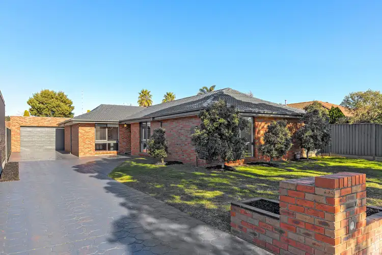 13 Ensign Grove, Taylors Lakes VIC 3038