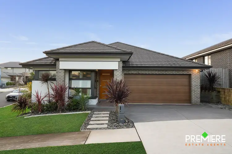 21 Buckingham Loop