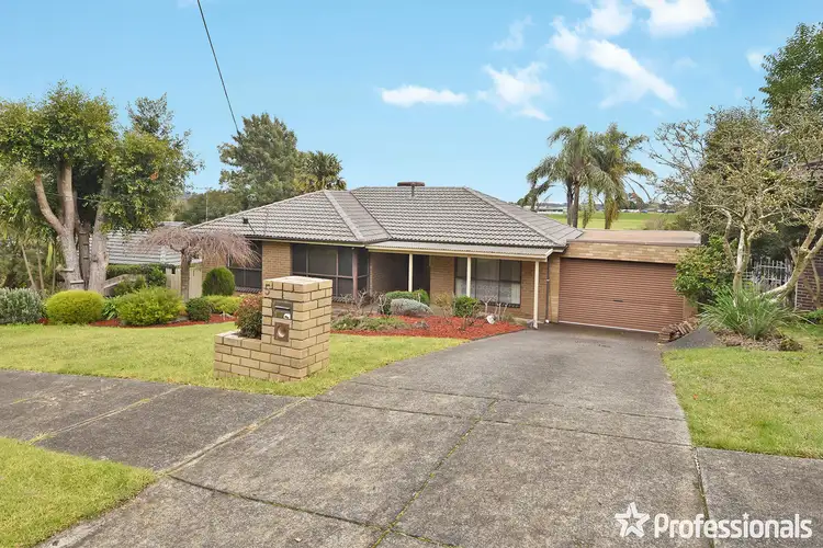 5 Parry Drive, Mooroolbark VIC 3138