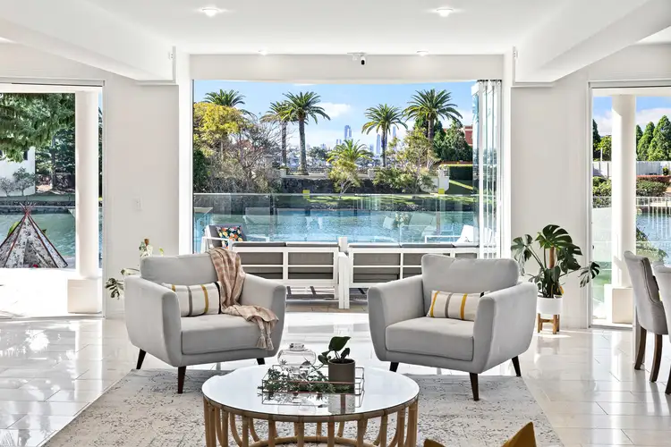 9 Staysail Crescent, Clear Island Waters QLD 4226