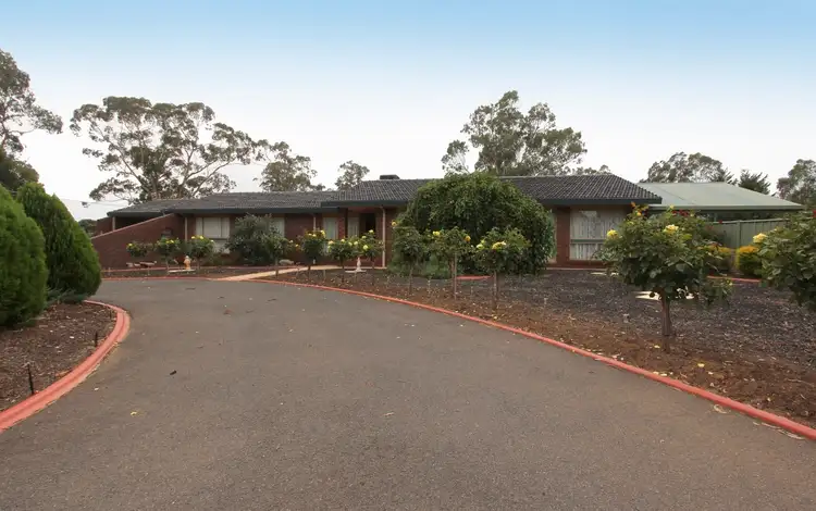 1 Fairway Drive, Ascot VIC 3551