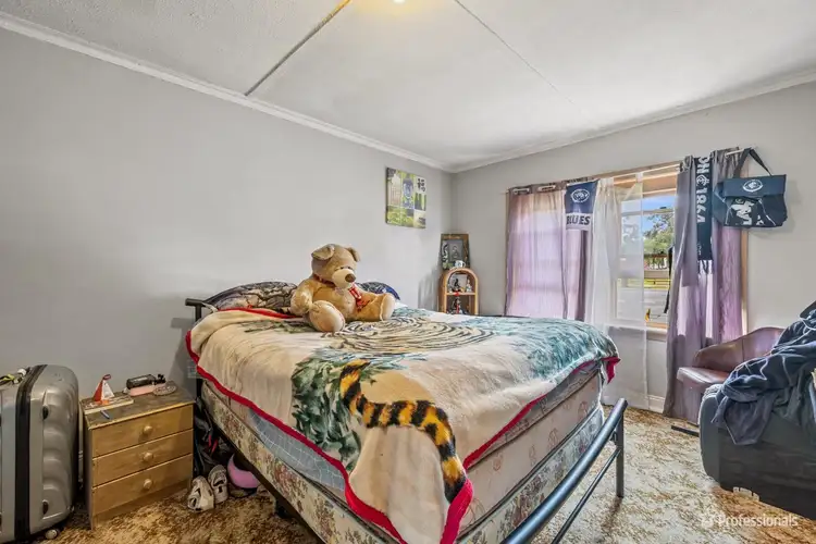 Fifth view of Homely house listing, 16 Majorca Road, Maryborough VIC 3465
