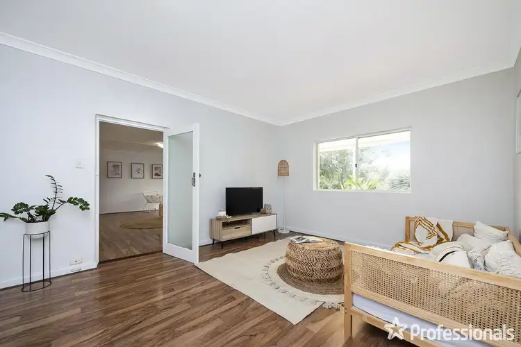 Seventh view of Homely house listing, 2 Craigie Place, Mundaring WA 6073