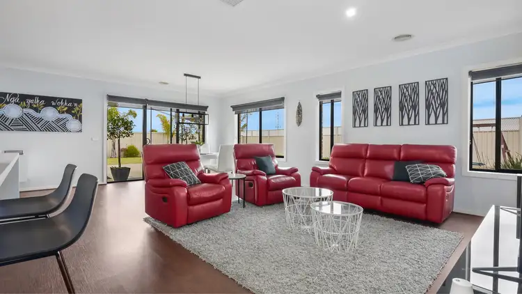 Second view of Homely house listing, 7 Mundie Court, Kialla VIC 3631