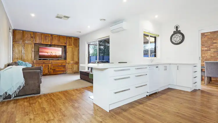 Fifth view of Homely house listing, 10 Angus Court, Mooroopna VIC 3629