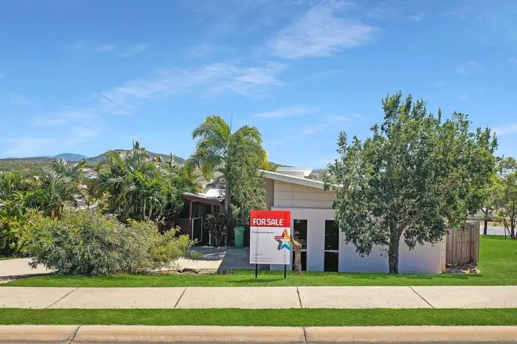 15 Seacove Crescent, Bowen QLD 4805