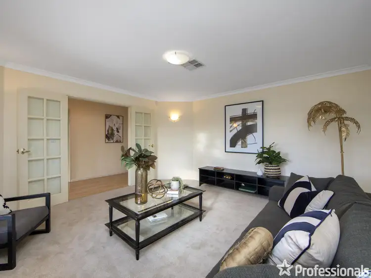 11 Freeduff Drive, Wattle Grove WA 6107