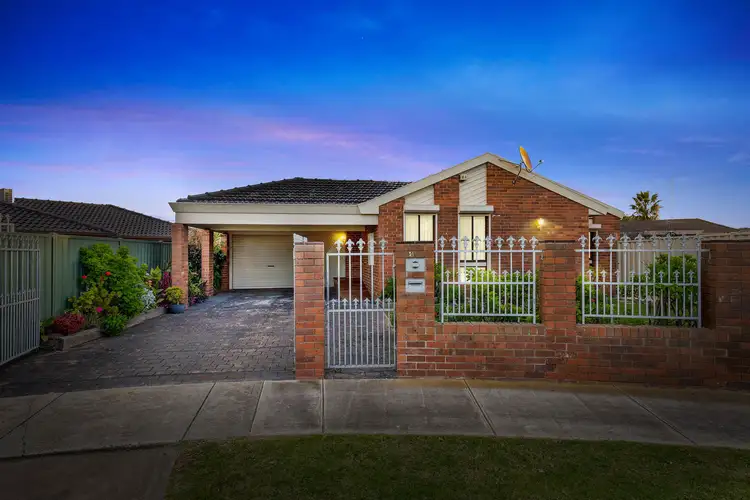 4 Dodge Court, Keilor Downs VIC 3038