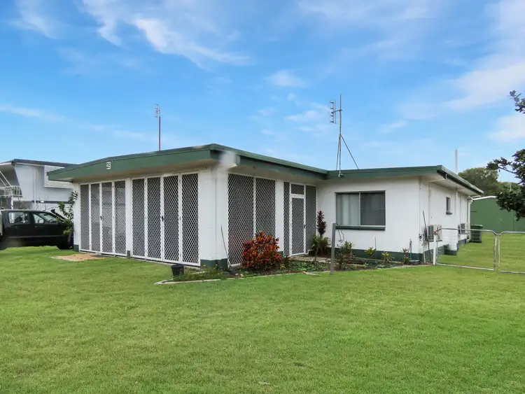 Units 1 & 2/25 Gloucester Street, Bowen QLD 4805
