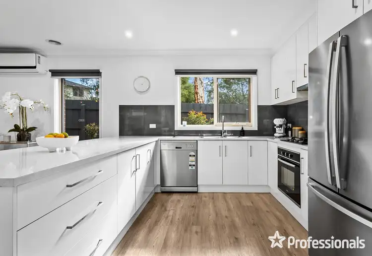 Sixth view of Homely house listing, 4 Kindred Close, Mooroolbark VIC 3138