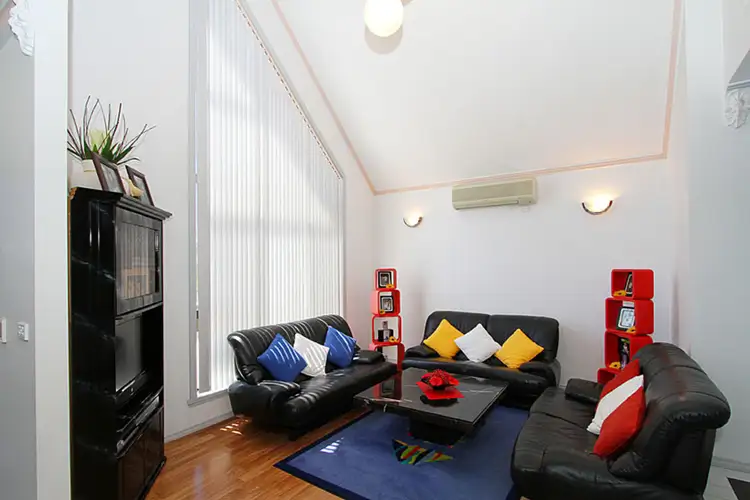 Fourth view of Homely house listing, 10 Peradon Way, Hillside VIC 3037