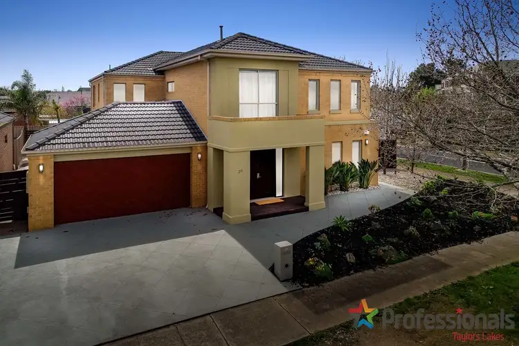 26 Cobaw Circuit, Caroline Springs VIC 3023