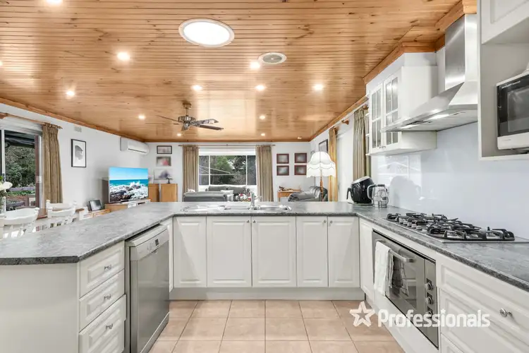 Second view of Homely house listing, 8 Carolanne Court, Mooroolbark VIC 3138