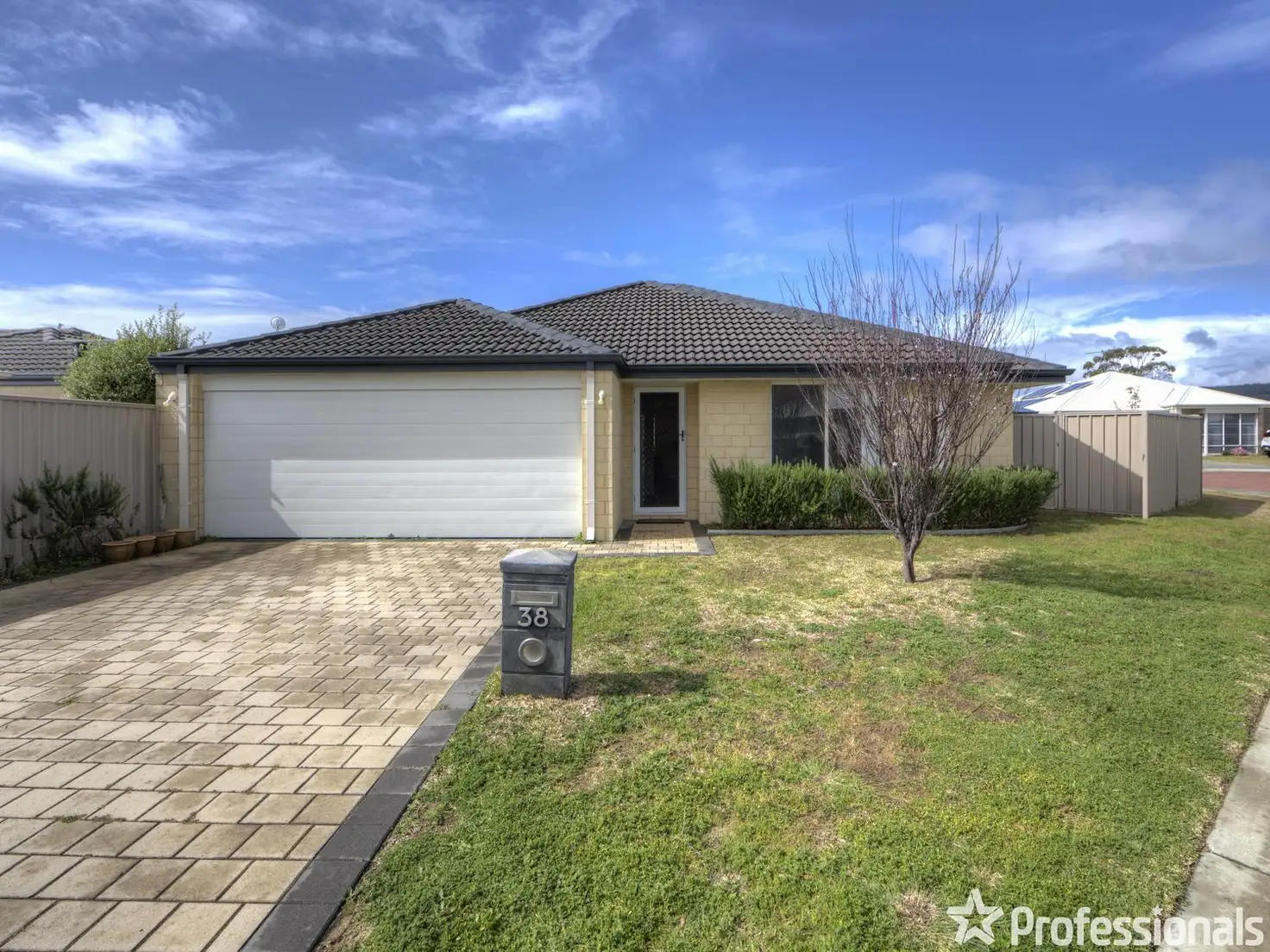 Main view of Homely house listing, 38 Minnie Grove, Hilbert WA 6112