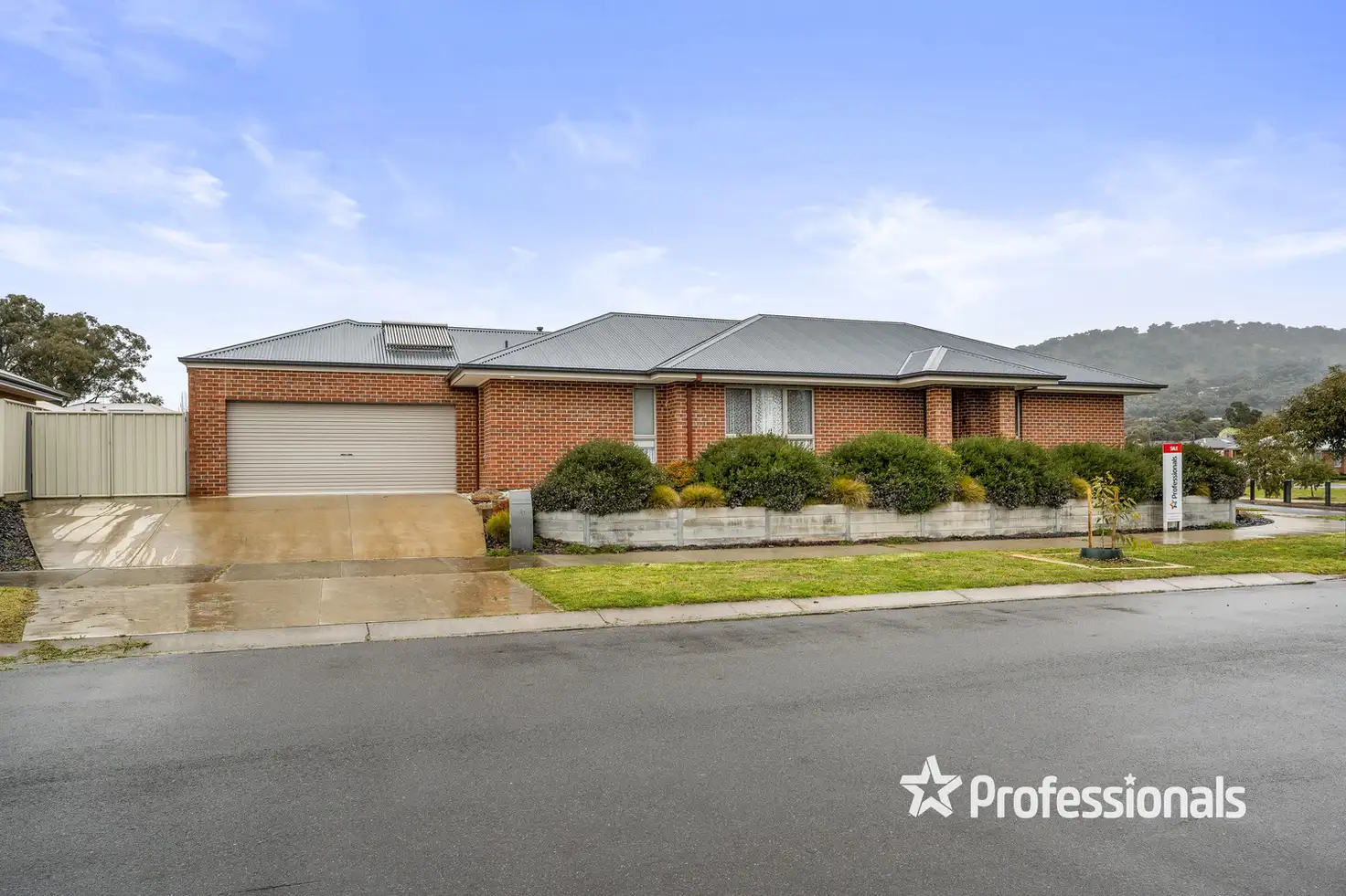 Main view of Homely house listing, 30 Ashburton Circuit, Wodonga VIC 3690