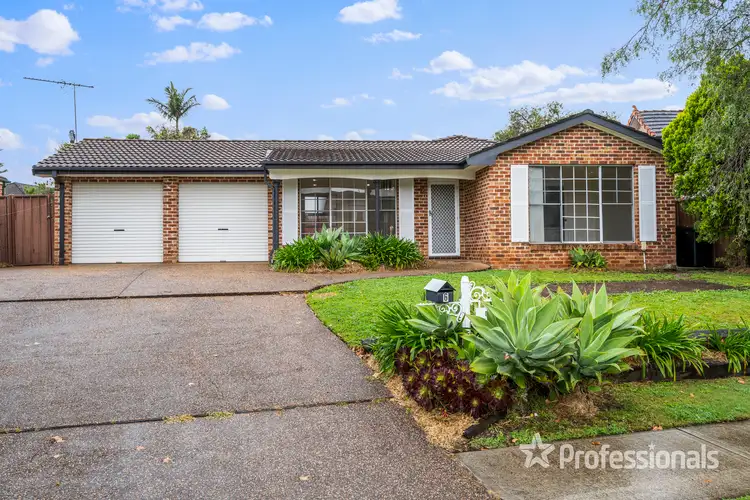 6 Carbine Close