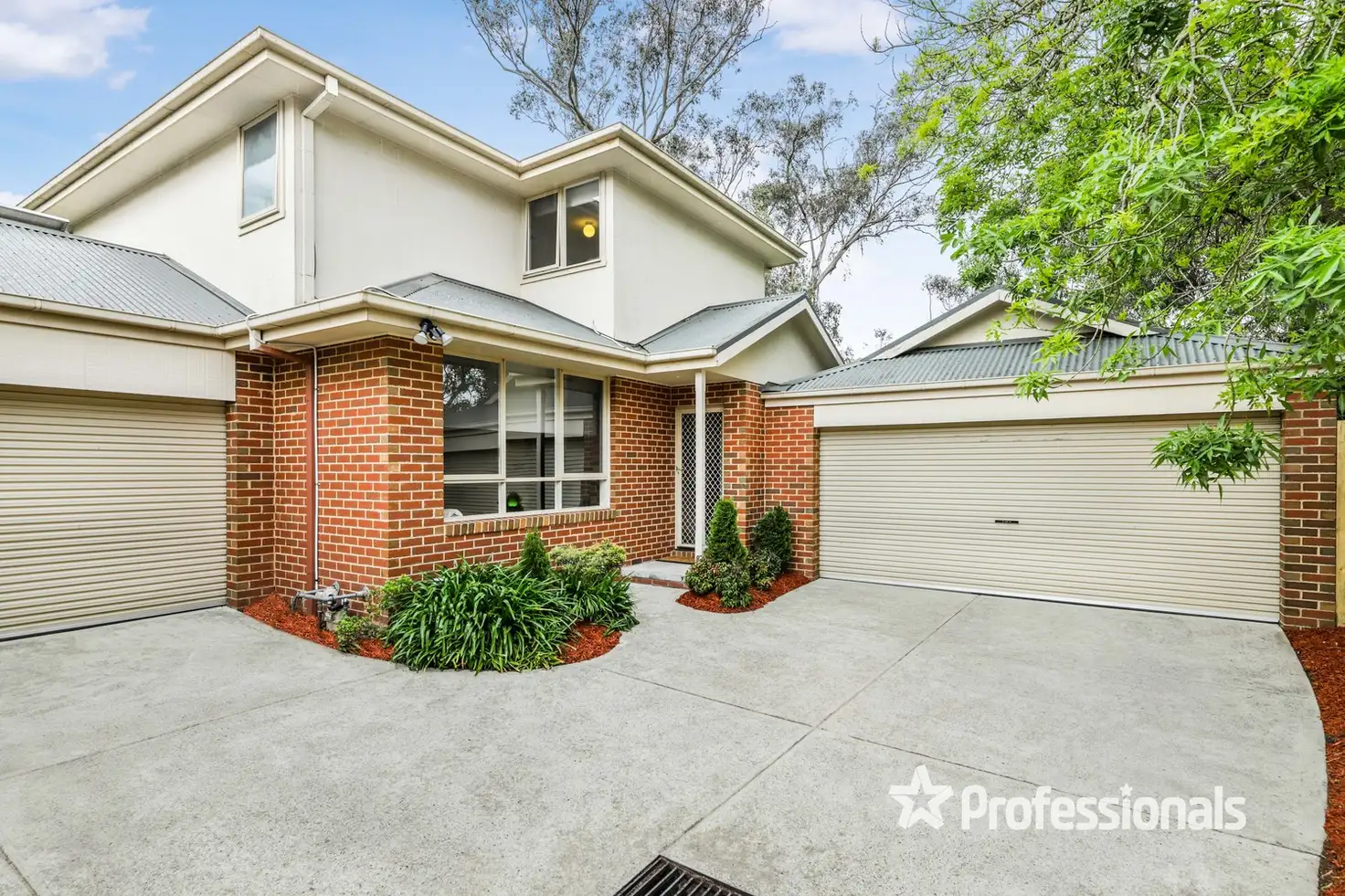 Main view of Homely townhouse listing, 4/21 Lusher Road, Croydon VIC 3136