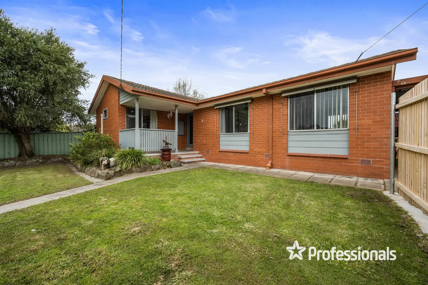 Main view of Homely house listing, 2 Harris Court, Wodonga VIC 3690