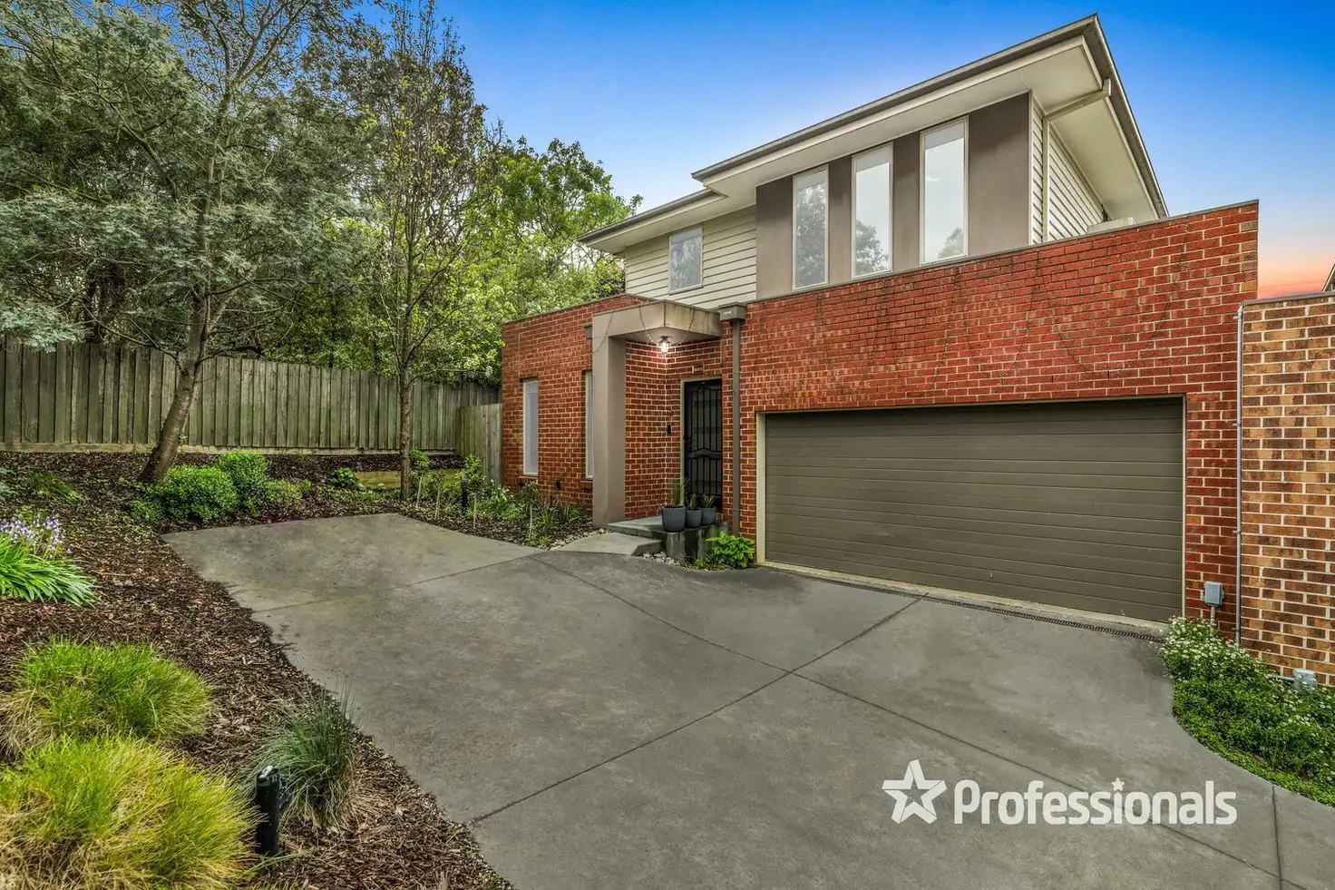 Main view of Homely townhouse listing, 4/185 Lincoln Road, Croydon VIC 3136