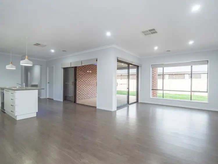 Sixth view of Homely house listing, 22 Whitton Avenue, Kialla VIC 3631