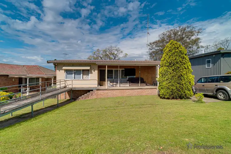 8 Rose Avenue, Singleton NSW 2330