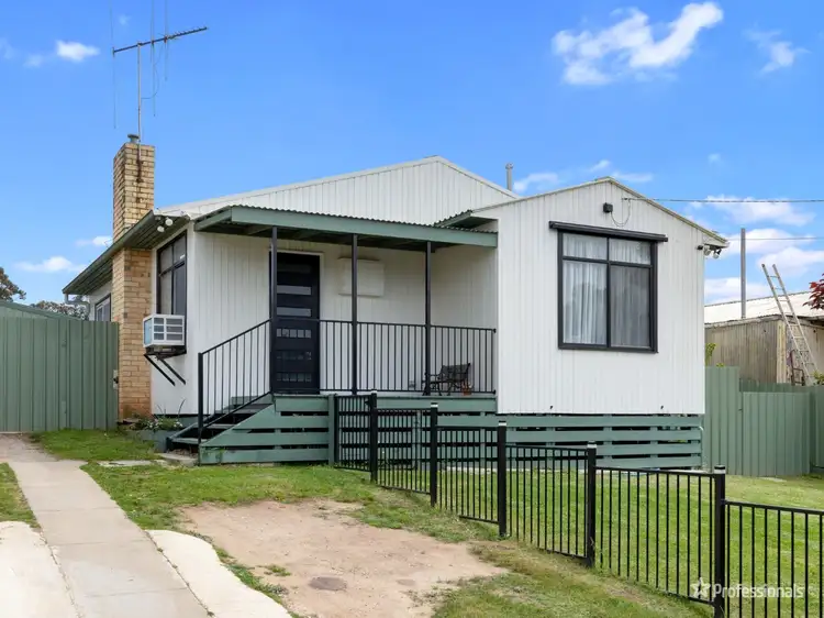 11 Cameron Street, Maryborough VIC 3465