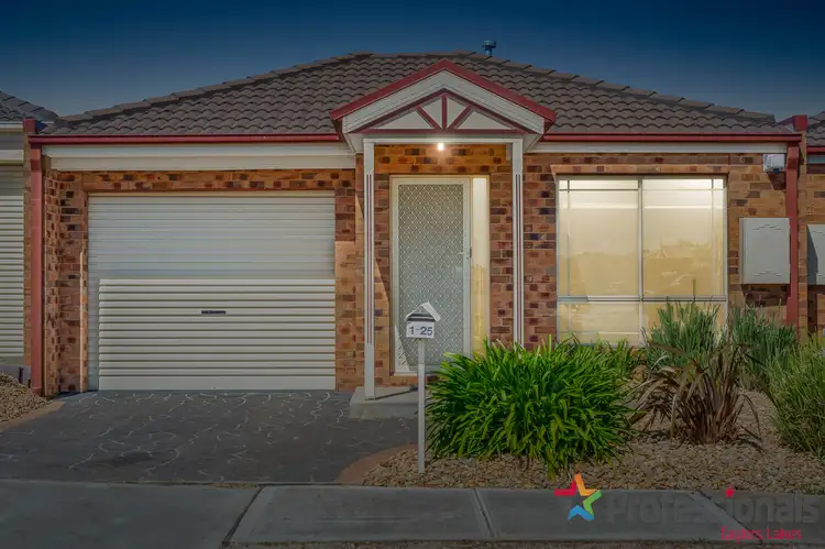 1/25 Jade Way, Hillside VIC 3037