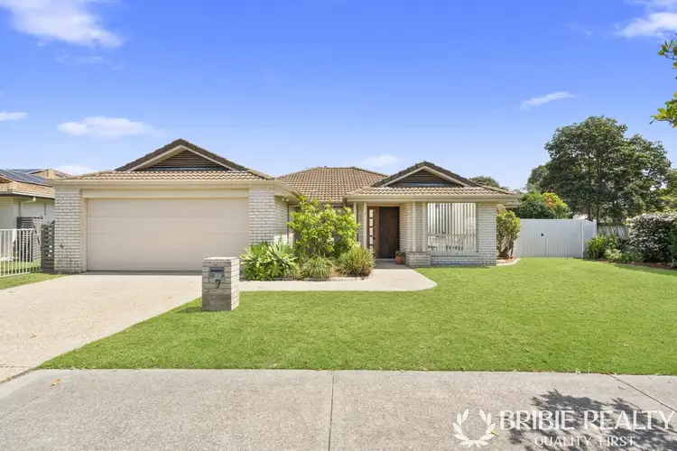 7 Middle Cove Court, Sandstone Point QLD 4511