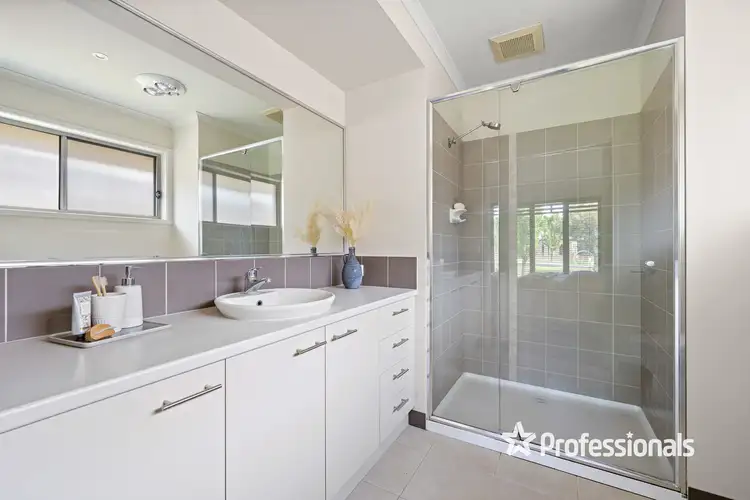 Sixth view of Homely house listing, 4 Grange Close, Wodonga VIC 3690