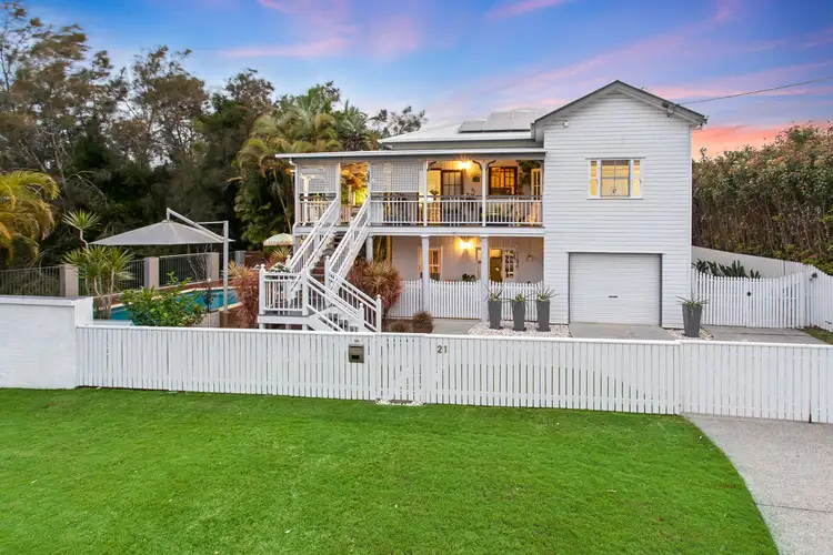 21 Robinson Street, Shorncliffe QLD 4017