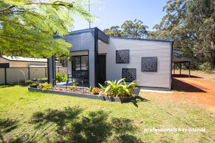 11 Martin Place, Russell Island QLD 4184