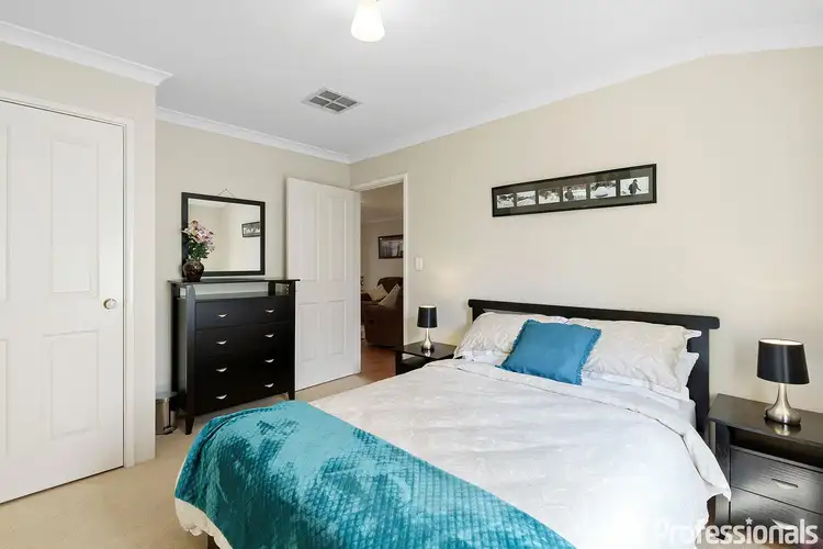 Seventh view of Homely house listing, 4 Sheriff Circuit, Wattle Grove WA 6107