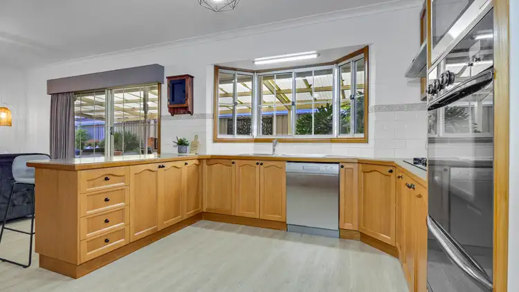 Fifth view of Homely house listing, 35 Silvan Crescent, Kialla VIC 3631