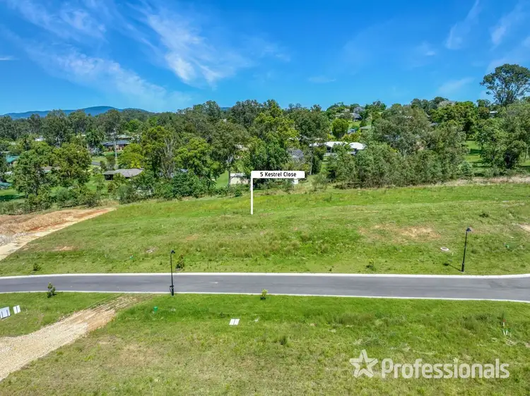 5 Kestrel Close, Southside QLD 4570