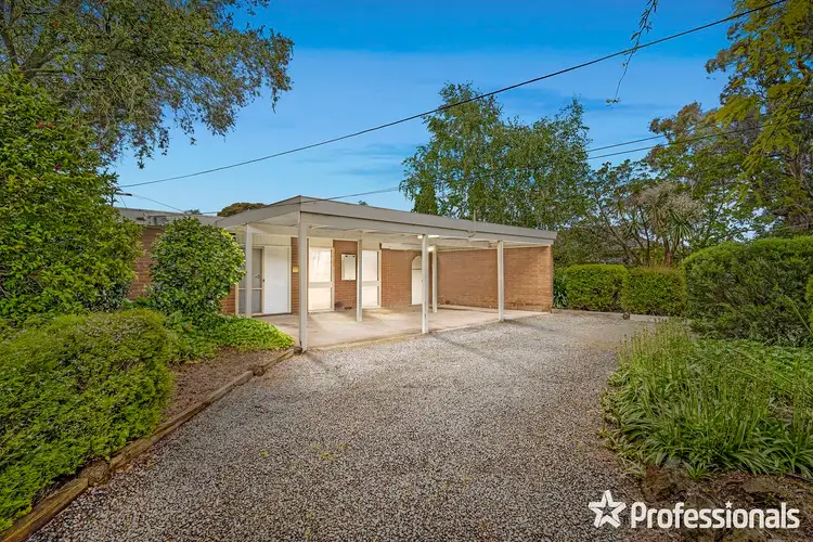 10 Highpoint Avenue, Mooroolbark VIC 3138
