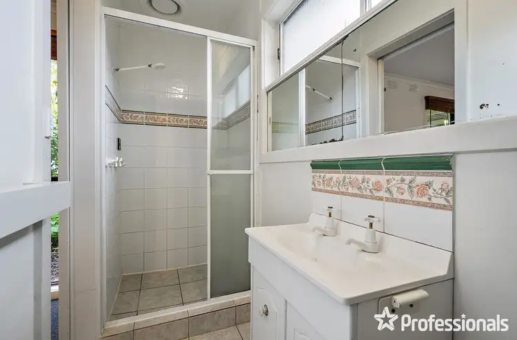 Sixth view of Homely house listing, 10 Highpoint Avenue, Mooroolbark VIC 3138