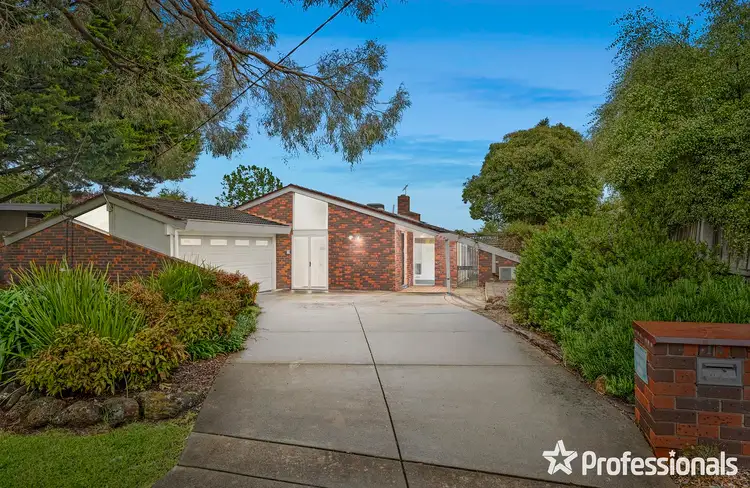 12 Highpoint Avenue, Mooroolbark VIC 3138