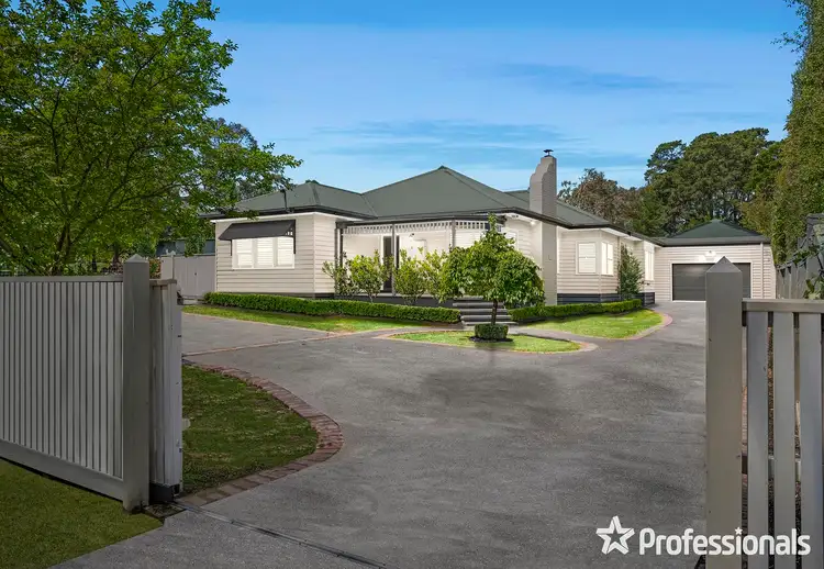 8 Belfast Road, Montrose VIC 3765