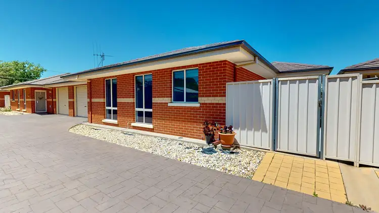 Second view of Homely townhouse listing, 3/82 Stradbroke Avenue, Swan Hill VIC 3585