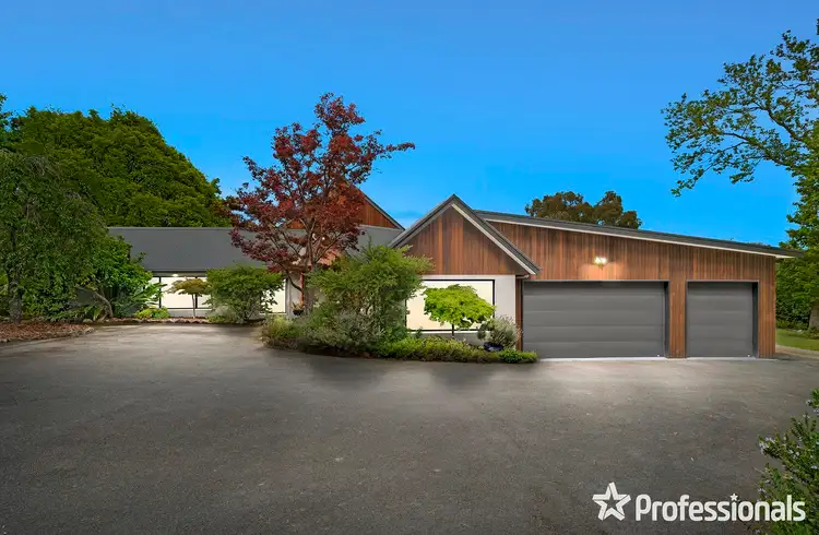 4 Pine Road, Mooroolbark VIC 3138
