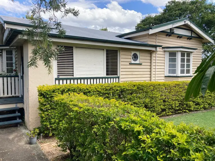 16 Premier Street, Oxley QLD 4075