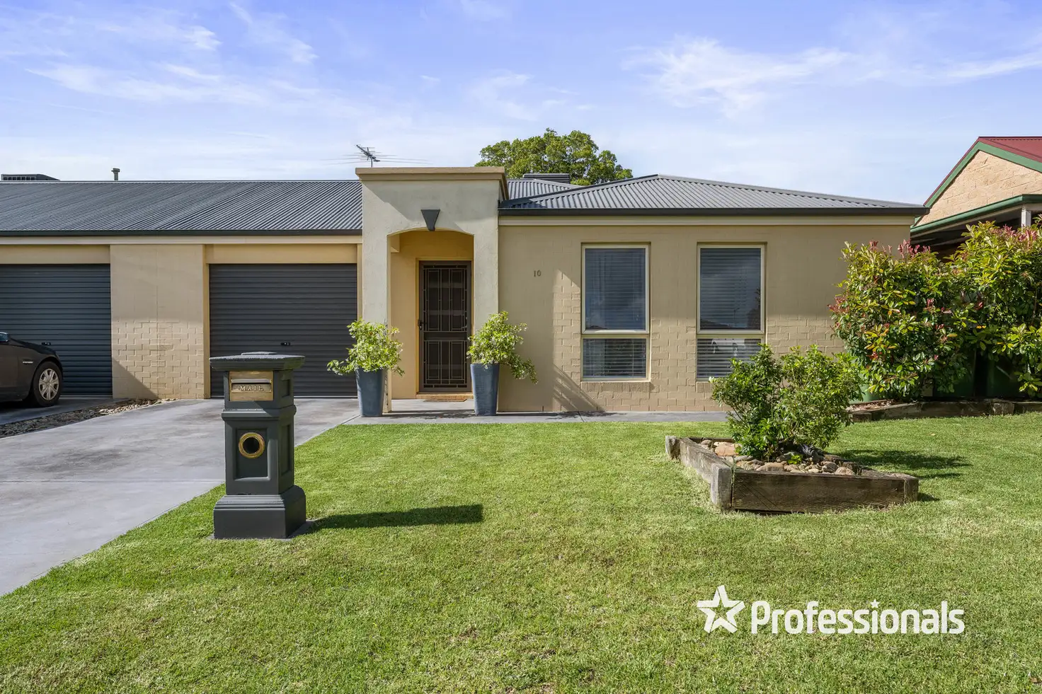 Main view of Homely house listing, 10 Butterworth Place, Wodonga VIC 3690