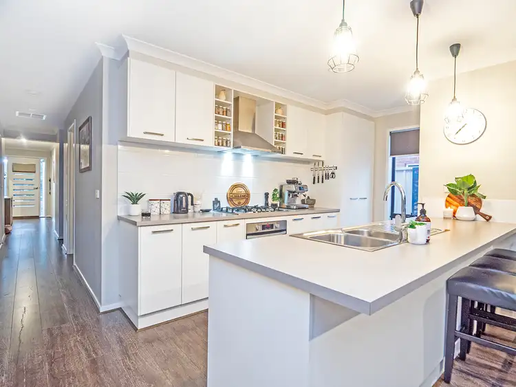 Second view of Homely house listing, 2 Teatree Place, Kialla VIC 3631